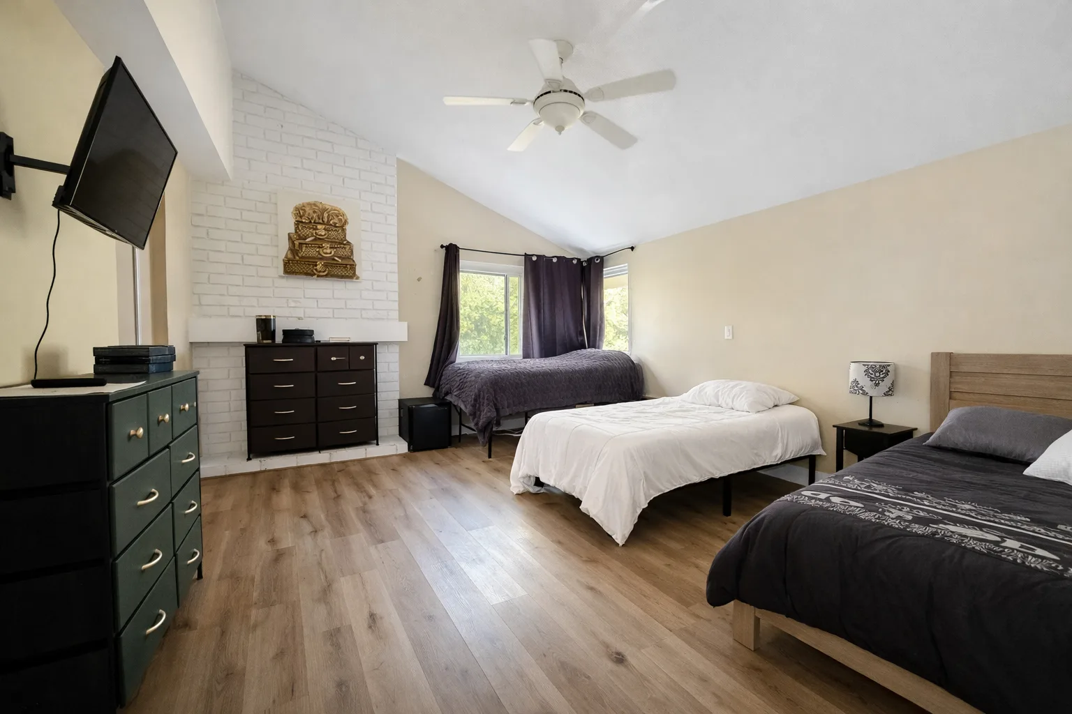 Silktree - Photo 3